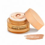 كريم Magic Touch 30ml – برايمر، فاونديشن، وكونسيلر بدرجة Light مع فيتامين C للبشرة الفاتحة