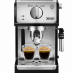 ماكينة إسبرسو De'Longhi ECP35.31 بضغط 15 بار ونظام كابتشينو قابل للتعديل