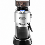 مطحنة قهوة De'Longhi Dedica KG521.M بحواف مخروطية و18 درجة طحن