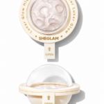 هايلايتر SHEGLAM Lunar Glow – لمعان لؤلؤي بلمسة فضائية