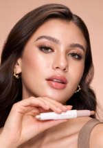 ⁦كونتور وهايلايتر SHEGLAM ثنائي 2 في 1 – تحديد وإضاءة بلمسة كريمية⁩ - الصورة ⁦9⁩